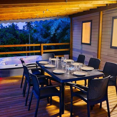 Camping Resort Les Champs Blancs 아그 외부 사진