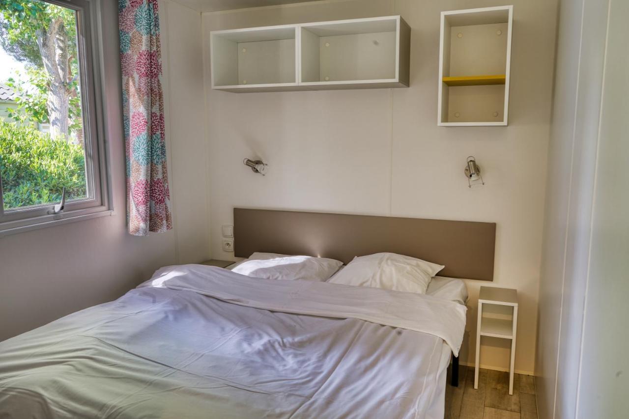 Camping Resort Les Champs Blancs 아그 외부 사진