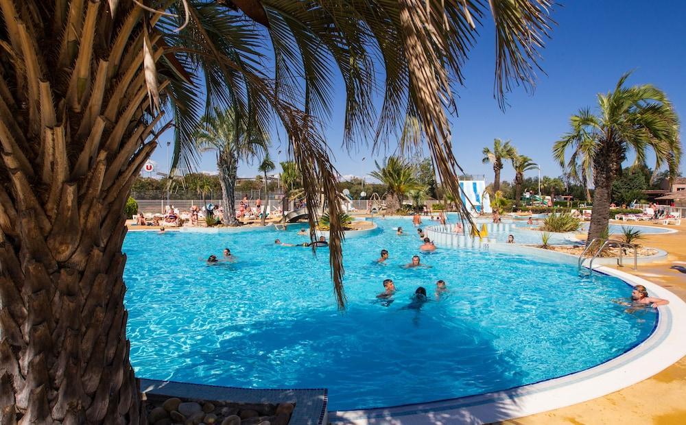 Camping Resort Les Champs Blancs 아그 외부 사진