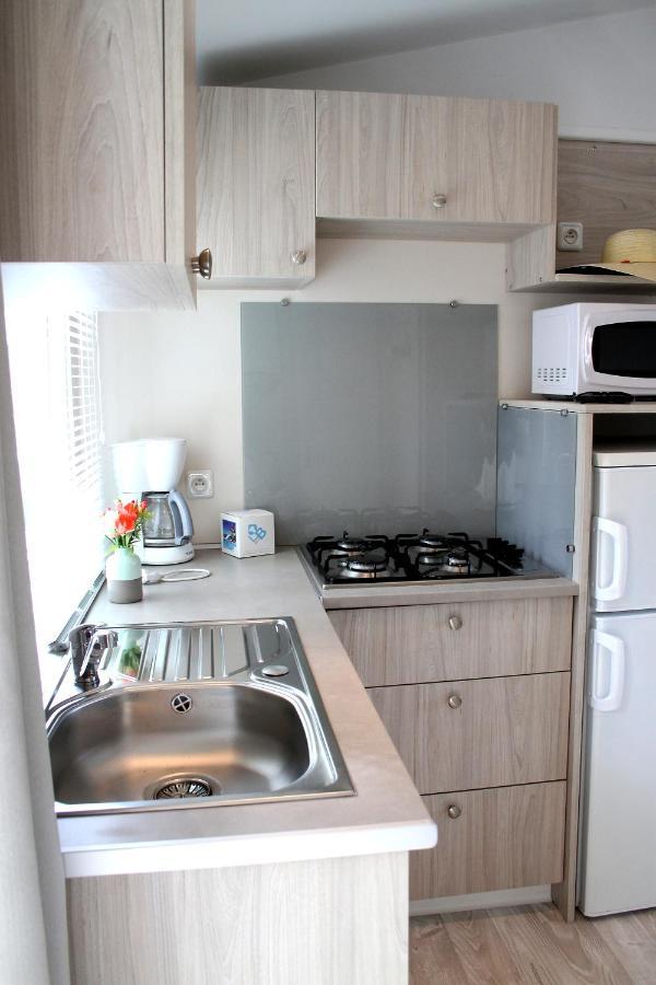 Camping Resort Les Champs Blancs 아그 외부 사진