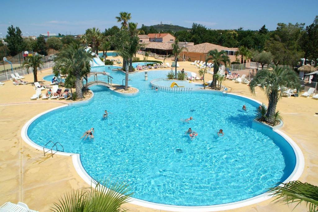 Camping Resort Les Champs Blancs 아그 외부 사진