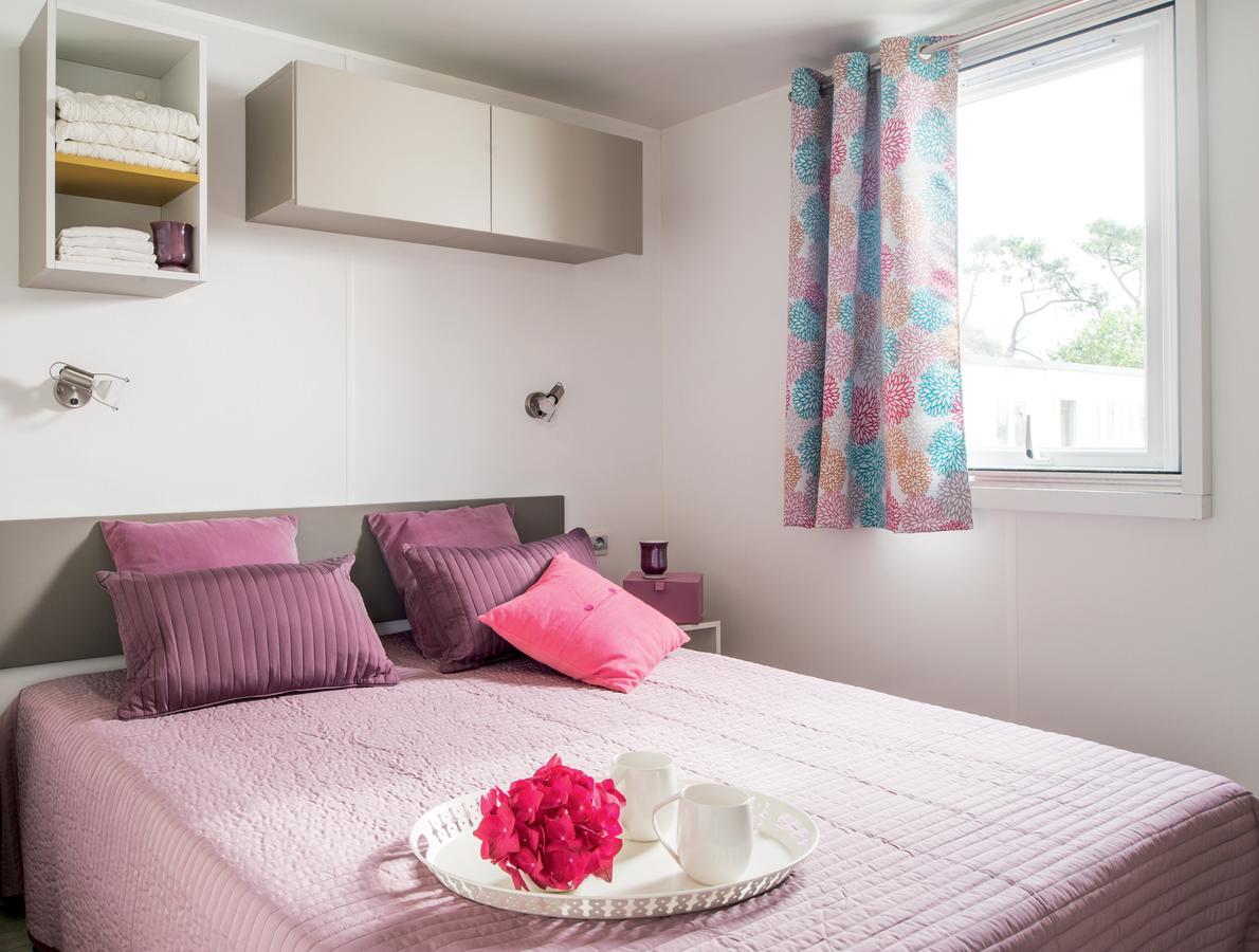 Camping Resort Les Champs Blancs 아그 외부 사진